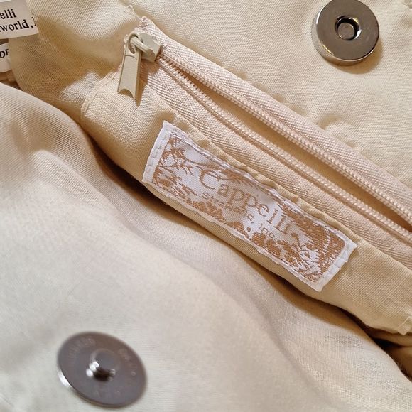 Elegant Tan Woven Handbag - Picture 4 of 6